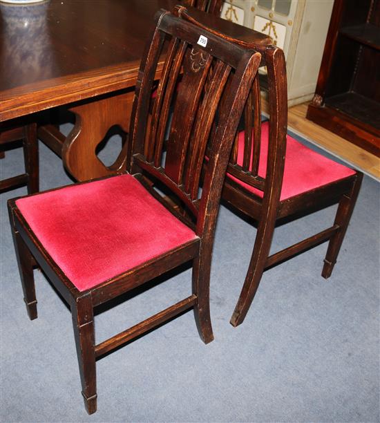 A set of 6 oak dining chairs